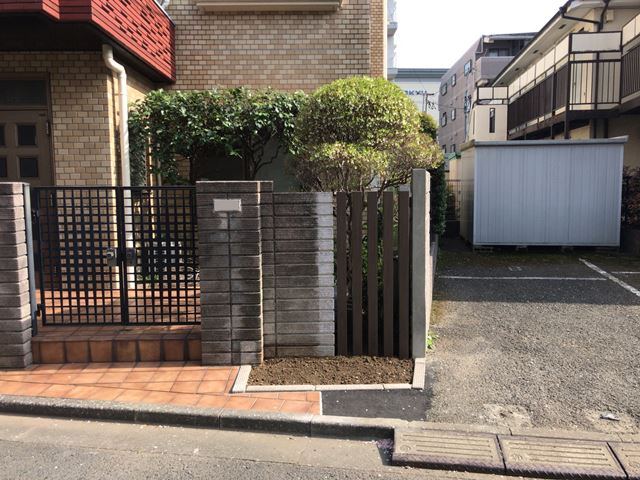 東京都世田谷区宮坂の化粧ブロック・門柱撤去およびブロック塀・フェンス新設工事後の様子です。